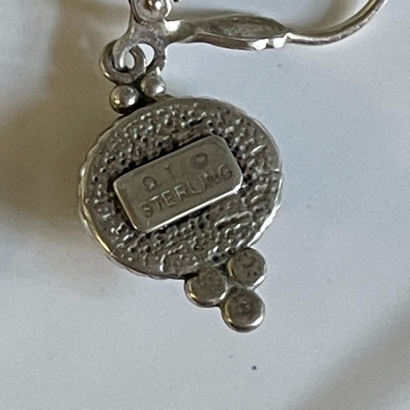 Vintage Q T sterling/Lapis earrings - Picture 3 of 3